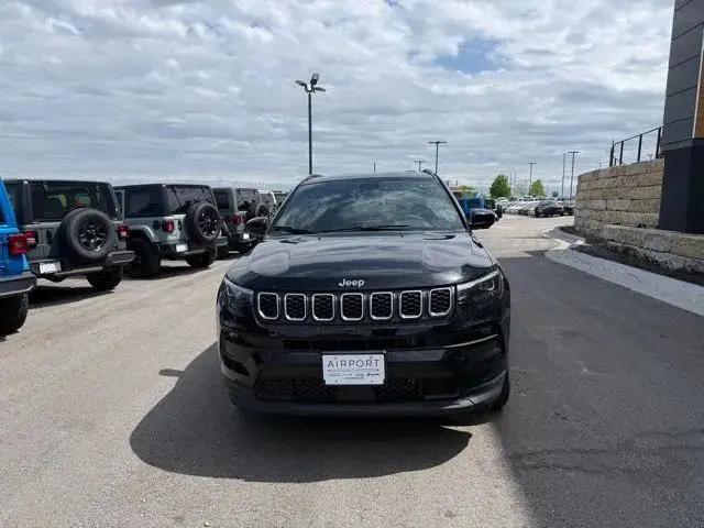 2024 Jeep Compass Latitude Lux FWD