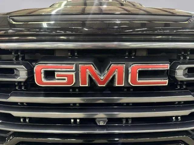 2022 GMC Sierra 1500 Limited 4WD Crew Cab Short Box AT4
