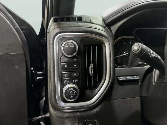 2022 GMC Sierra 1500 Limited 4WD Crew Cab Short Box AT4