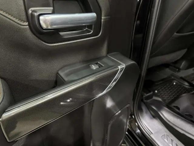 2022 GMC Sierra 1500 Limited 4WD Crew Cab Short Box AT4