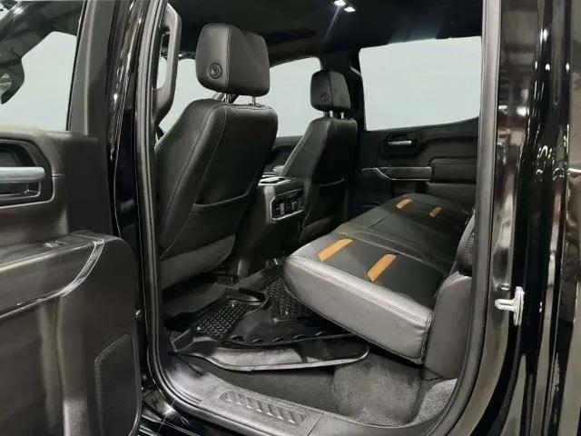 2022 GMC Sierra 1500 Limited 4WD Crew Cab Short Box AT4