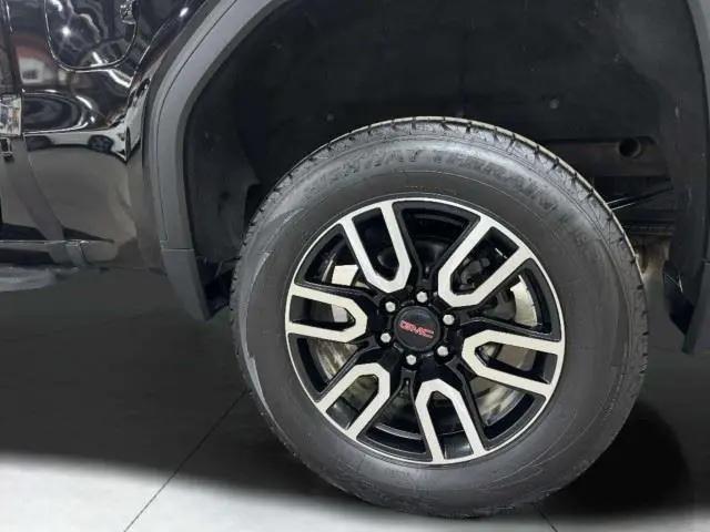 2022 GMC Sierra 1500 Limited 4WD Crew Cab Short Box AT4