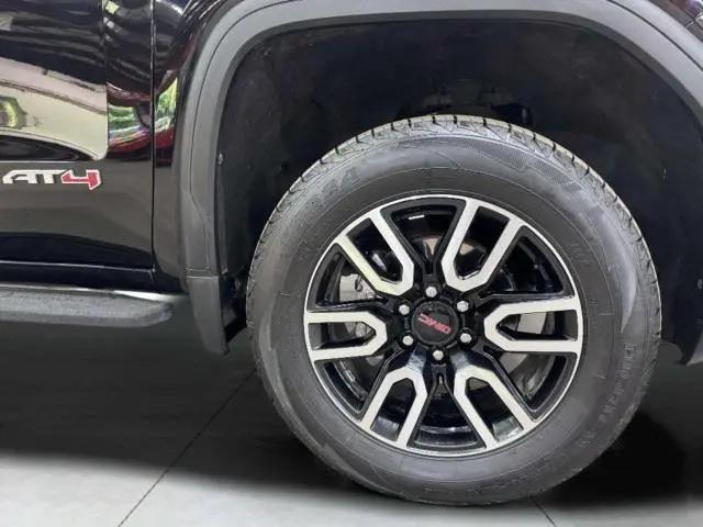 2022 GMC Sierra 1500 Limited 4WD Crew Cab Short Box AT4