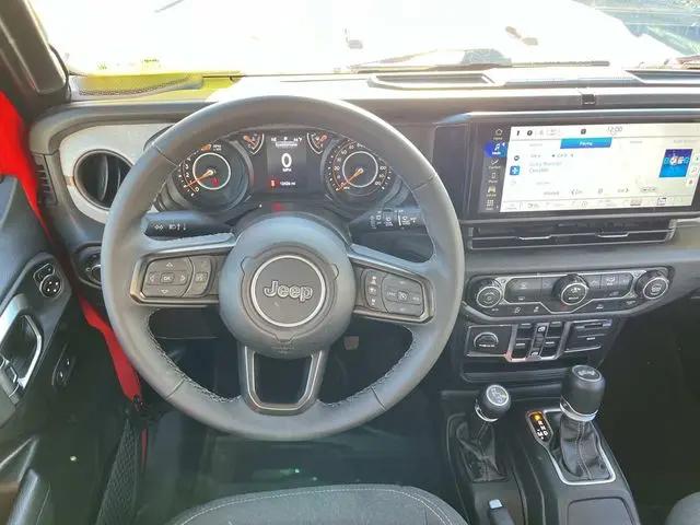2025 Jeep Wrangler 4-Door Summit 4x4