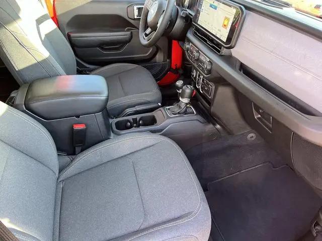 2025 Jeep Wrangler 4-Door Summit 4x4