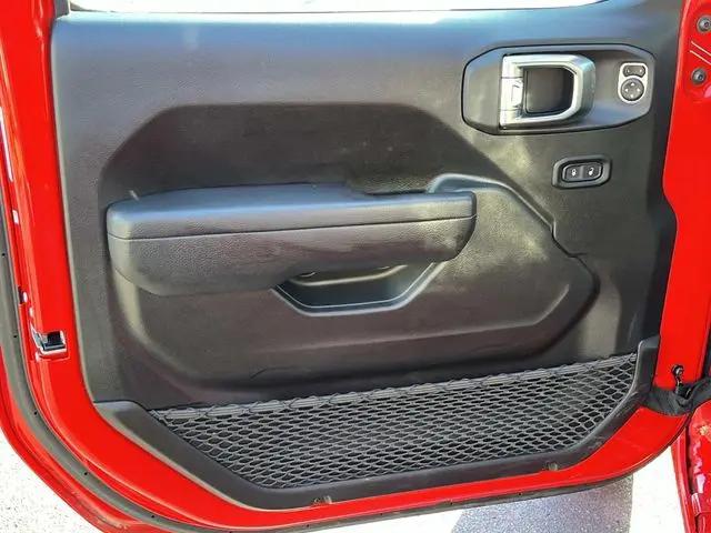 2025 Jeep Wrangler 4-Door Summit 4x4