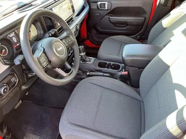 2025 Jeep Wrangler 4-Door Summit 4x4