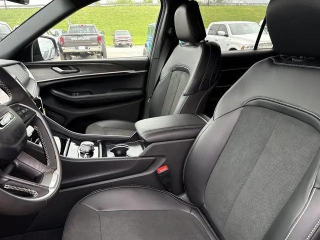 2026 Jeep Grand Cherokee L Altitude 4x4