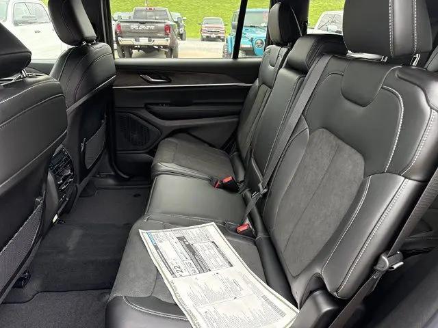 2026 Jeep Grand Cherokee L Altitude 4x4