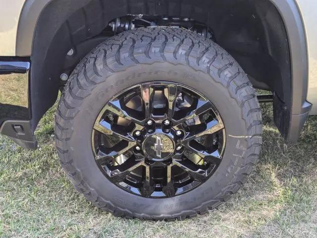 2026 Chevrolet Silverado 2500HD Crew Cab, Standard Bed, LT, 4WD
