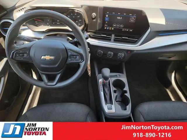 2025 Chevrolet Trax FWD LS