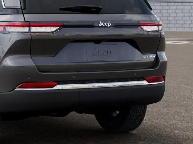 2026 Jeep Grand Cherokee Laredo 4x2