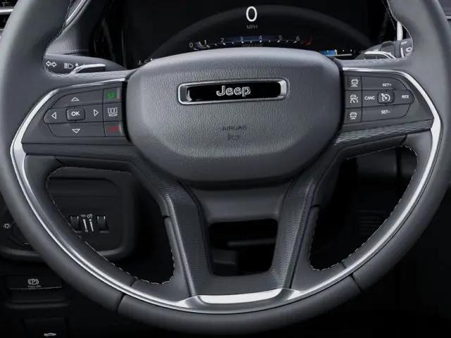 2026 Jeep Grand Cherokee Laredo 4x2