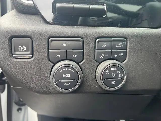 2025 Chevrolet Silverado 1500 4WD Crew Cab Short Bed LTZ