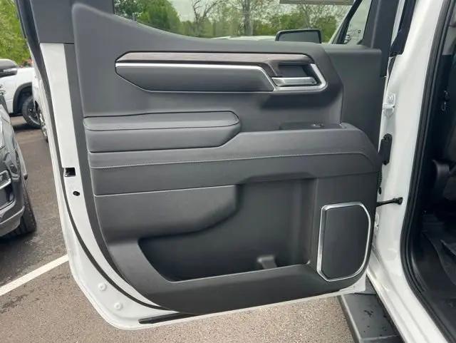 2025 Chevrolet Silverado 1500 4WD Crew Cab Short Bed LTZ
