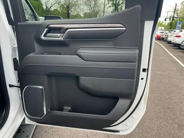 2025 Chevrolet Silverado 1500 4WD Crew Cab Short Bed LTZ