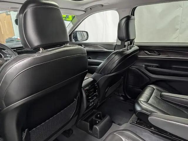 2023 Jeep Grand Cherokee L Limited 4x4