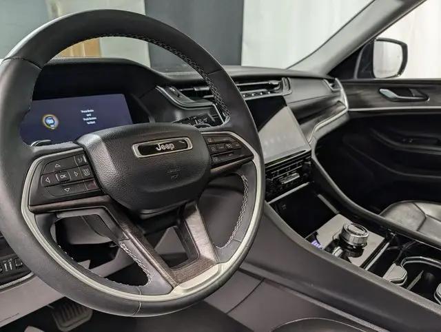 2023 Jeep Grand Cherokee L Limited 4x4