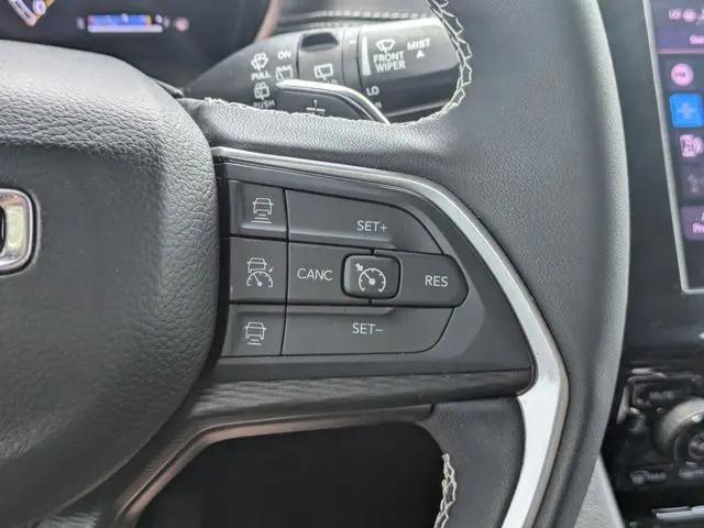 2024 Jeep Grand Cherokee Laredo 4x4