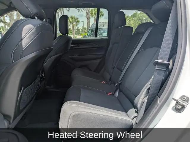 2024 Jeep Grand Cherokee Laredo 4x4