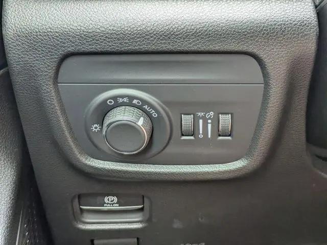 2024 Jeep Grand Cherokee Laredo 4x4