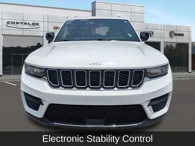 2024 Jeep Grand Cherokee Laredo 4x4