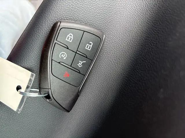 2025 Chevrolet Traverse FWD LT