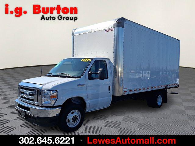 2024 Ford E-450 Cutaway Base
