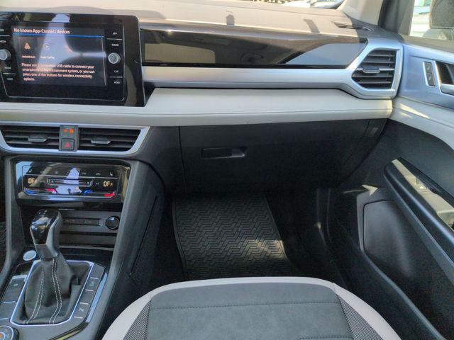2026 Volkswagen Taos SE