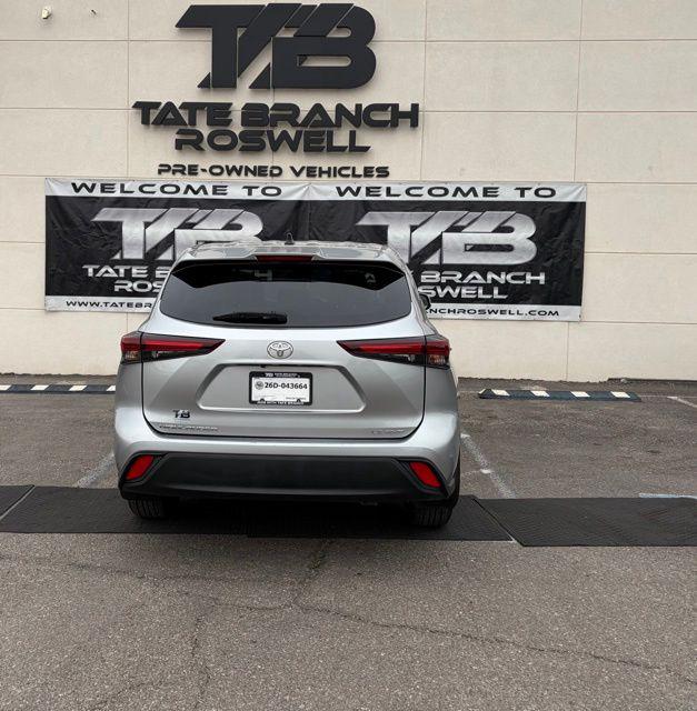 2024 Toyota Highlander LE