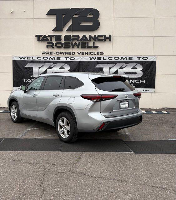 2024 Toyota Highlander LE