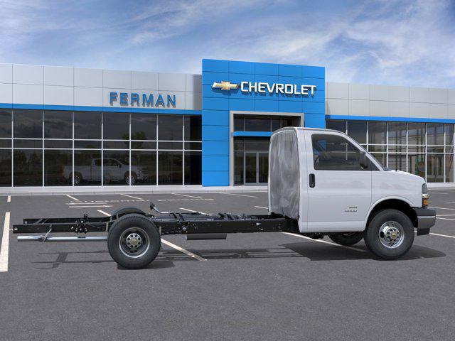 2026 Chevrolet Express Cutaway 4500 Van