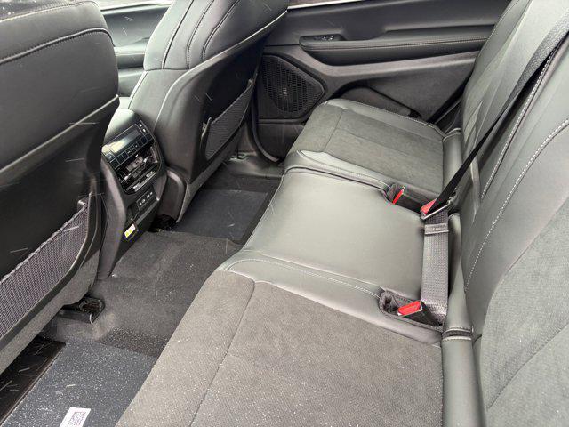 2026 Jeep Grand Cherokee L Altitude 4x4