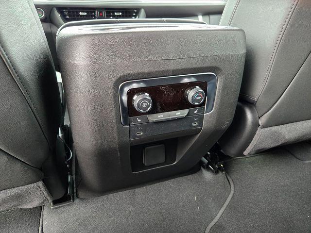 2026 Chevrolet Suburban LT, 4WD