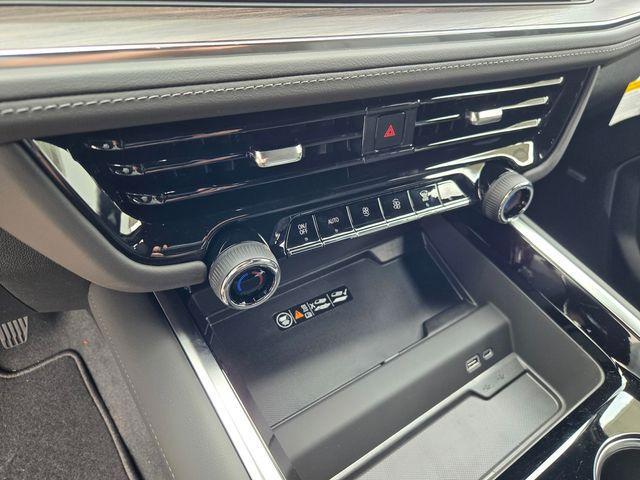 2026 Chevrolet Suburban LT, 4WD