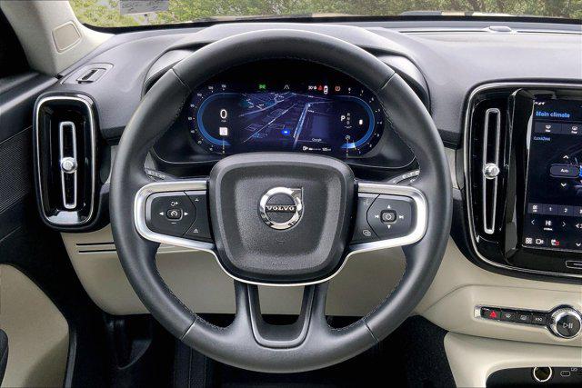 2023 Volvo XC40 B5 Plus Dark Theme