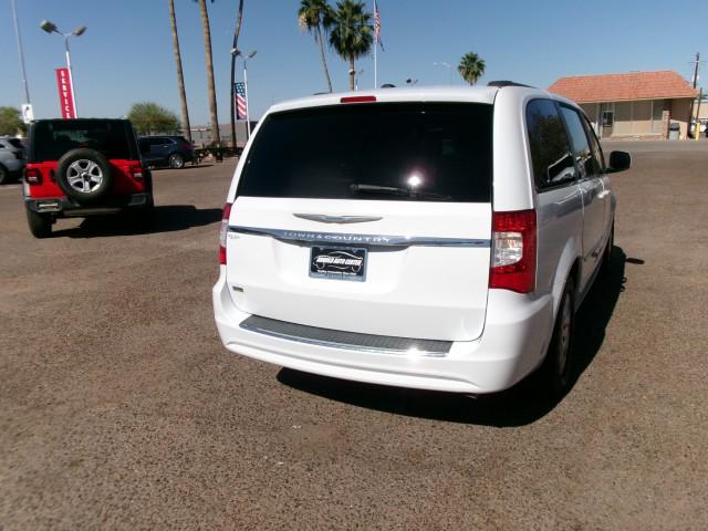 2016 Chrysler Town & Country Touring