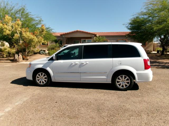 2016 Chrysler Town & Country Touring