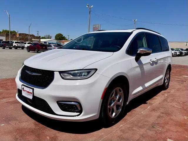 2023 Chrysler Pacifica Limited for sale in Vinita, OK