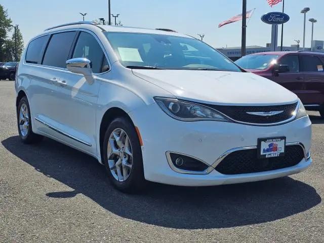 2017 Chrysler Pacifica Limited for sale in Burlington, WA