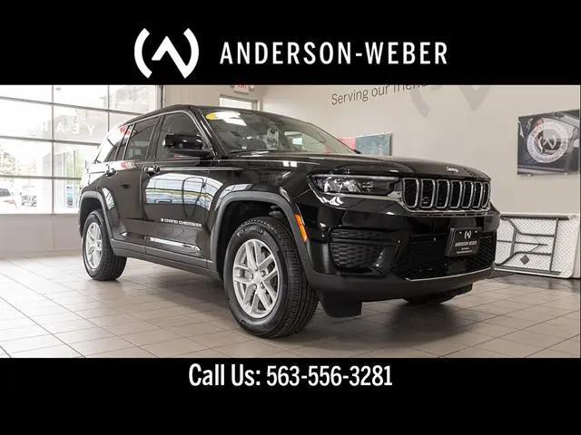 2023 Jeep Grand Cherokee Laredo 4x4 for sale in Dubuque, IA