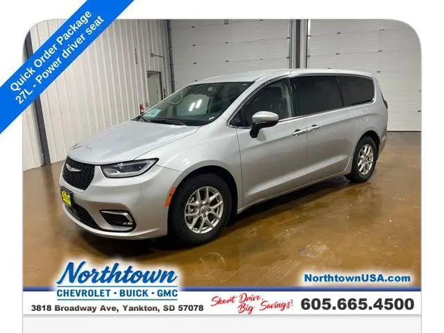 2023 Chrysler Pacifica Touring L for sale in Yankton, SD