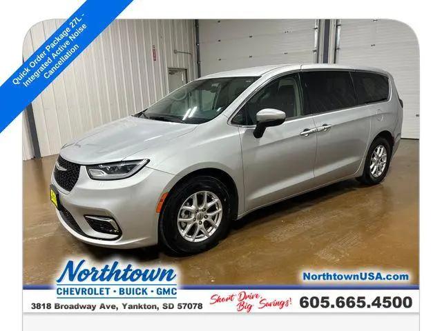 2023 Chrysler Pacifica Touring L for sale in Yankton, SD