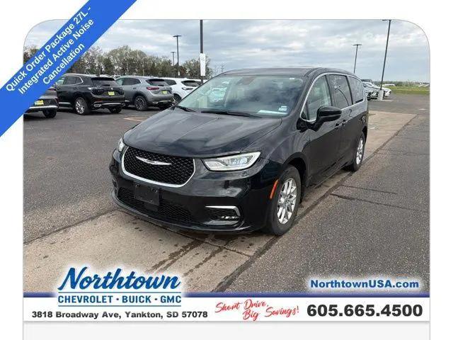 2023 Chrysler Pacifica Touring L for sale in Yankton, SD