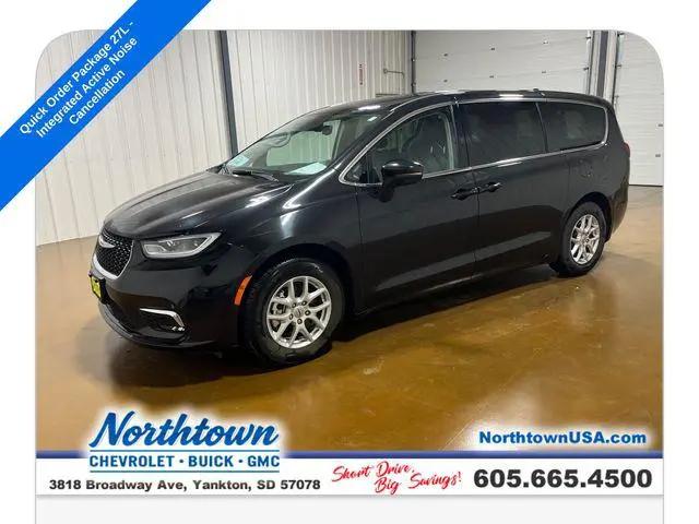 2023 Chrysler Pacifica Touring L for sale in Yankton, SD