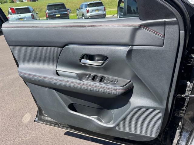 2025 Nissan Kicks SR Intelligent AWD