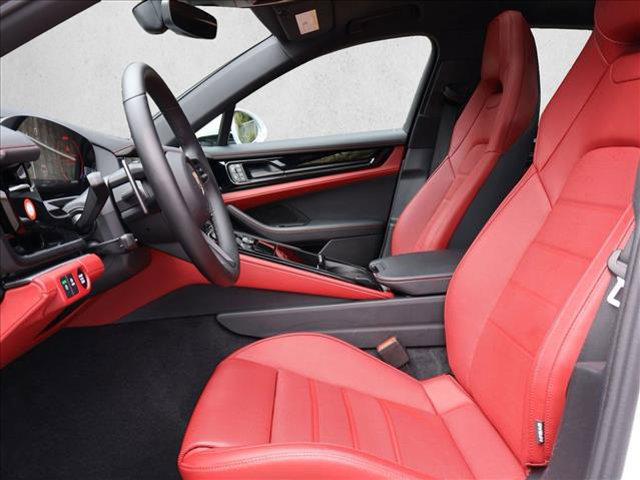 2025 Porsche Panamera 4