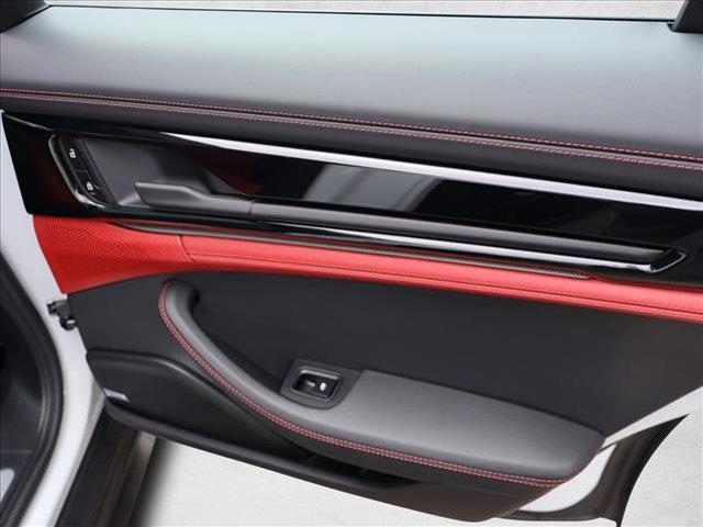 2025 Porsche Panamera 4