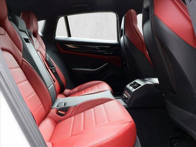 2025 Porsche Panamera 4