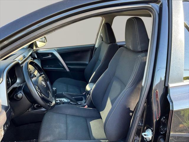 2017 Toyota RAV4 Hybrid XLE